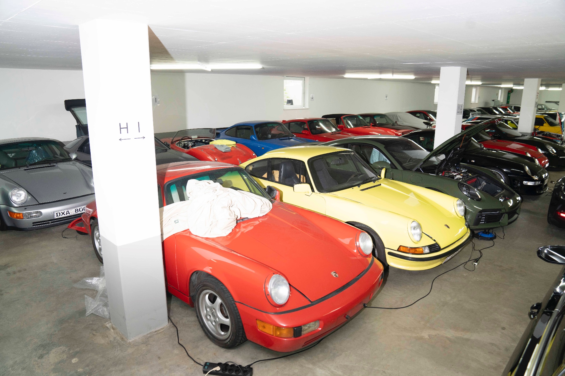 Mehrere Porsche nebeneinander