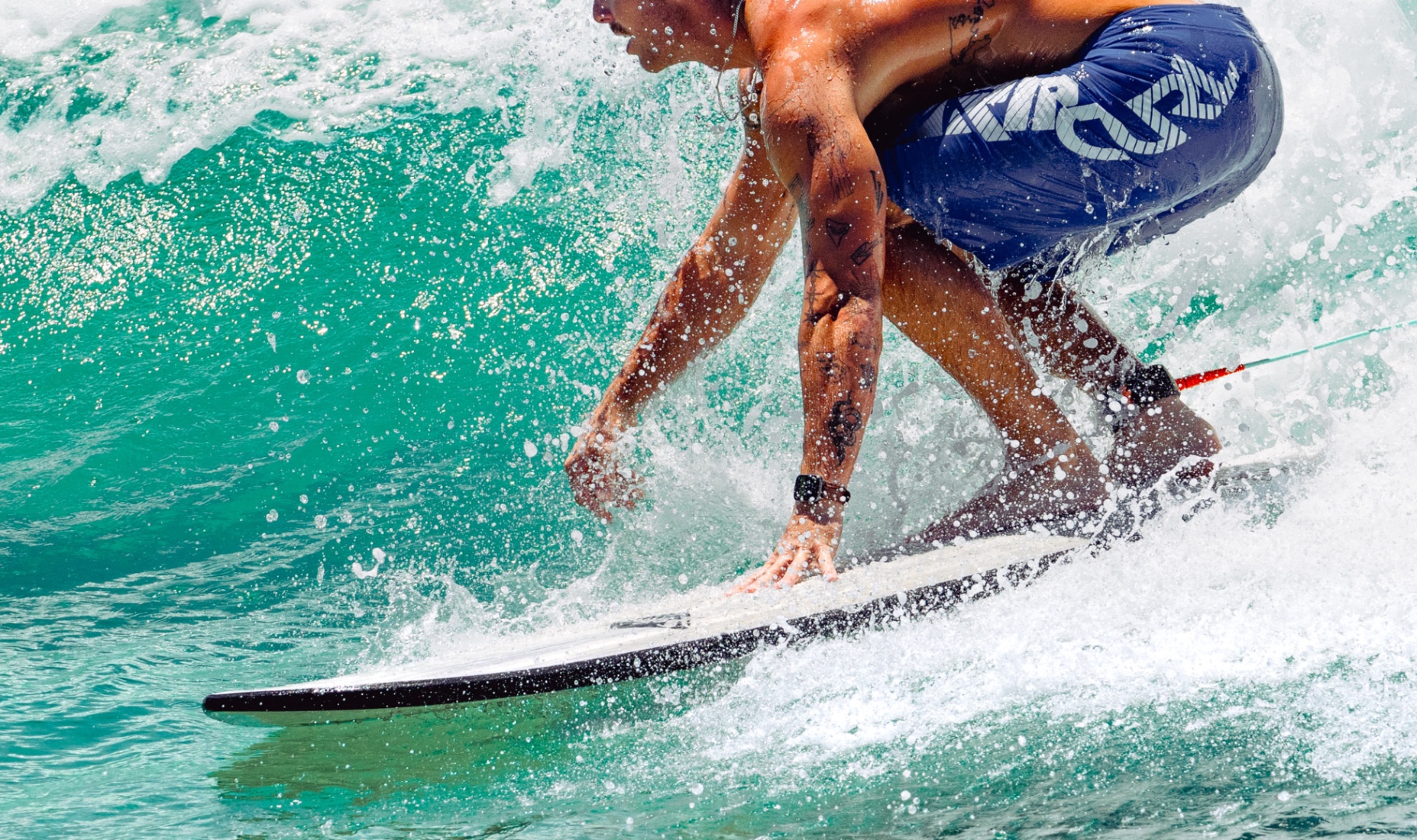 Surfer in der Welle